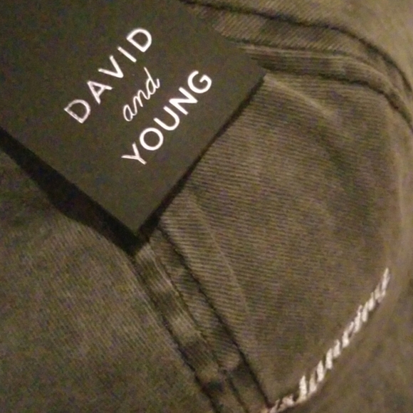 David and Young Social Distancing hat - Picture 4 of 4
